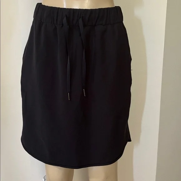 Lululemon On the Fly Skirt size 8 - Picture 4 of 7